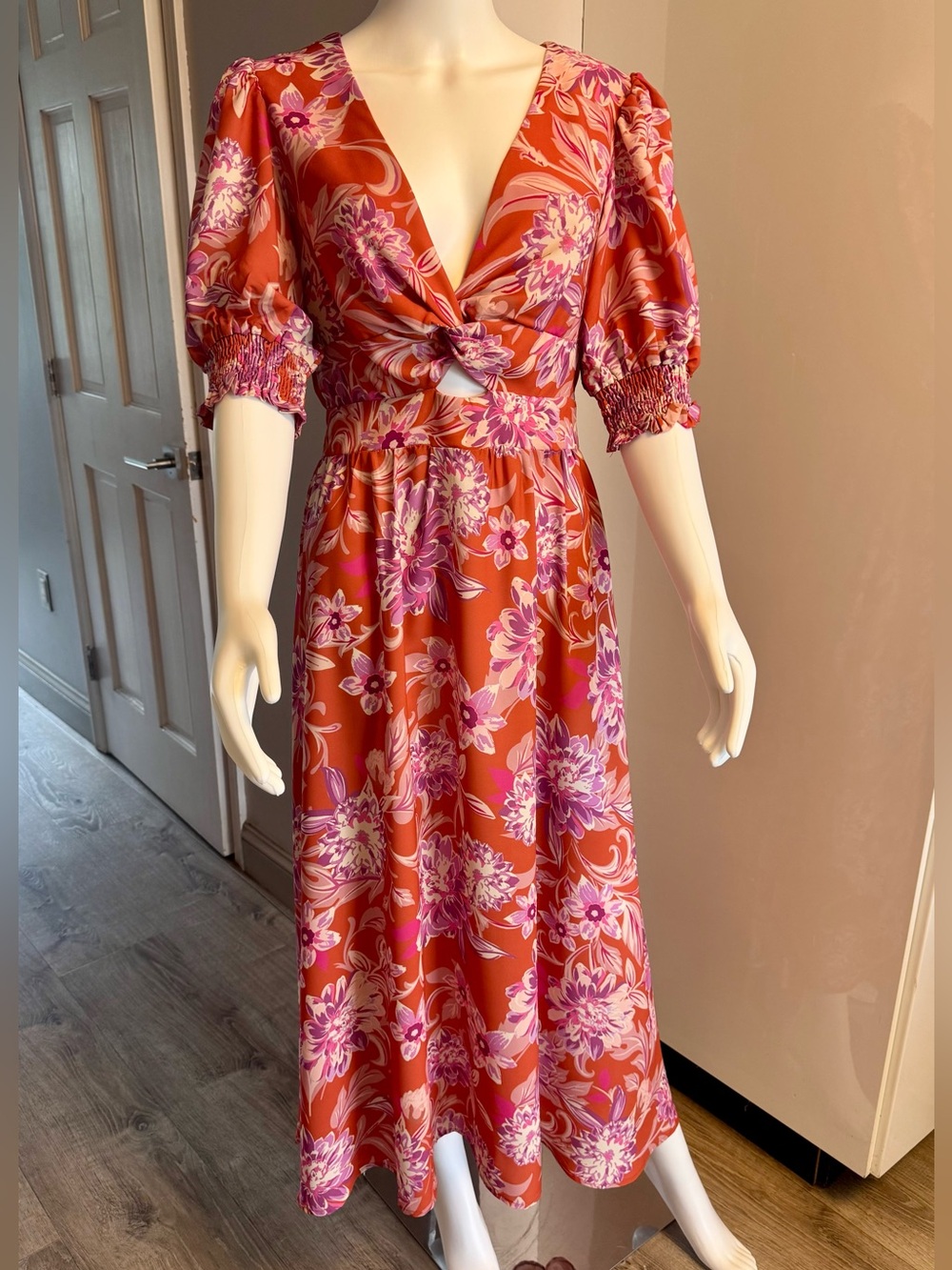 Floral Twist-Front Orange Midi Dress with Puff Sleeves size Medium